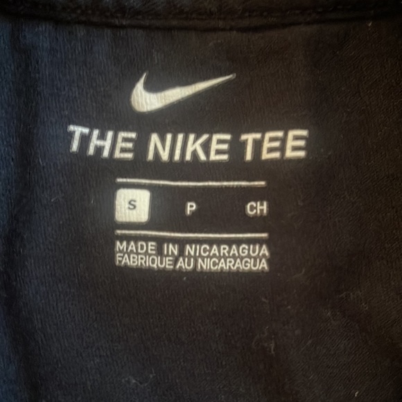 Nike tee - Picture 2 of 2
